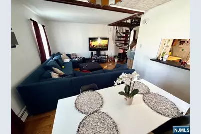 117 Court Avenue 2 #2, Lyndhurst Township, NJ 07071 - Photo 3