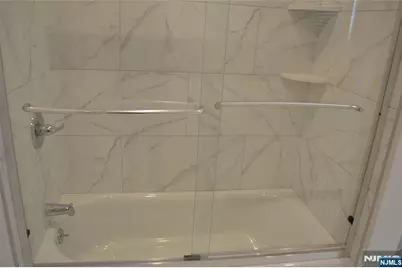201-205 Franklin Avenue 201C #201C, Midland Park, NJ 07432 - Photo 9