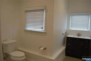 201-205 Franklin Ave 201C, Midland Park, NJ 07432 - Photo 5