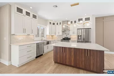 12-41 Western Drive, Fair Lawn, NJ 07410 - Photo 9