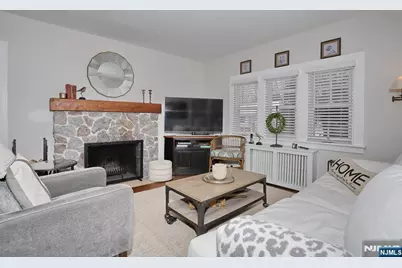 2 Maysenger Road, Mahwah, NJ 07430 - Photo 9