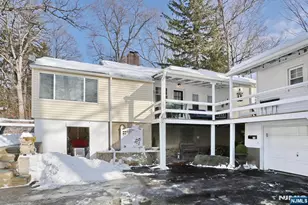 2 Maysenger Rd, Mahwah, NJ 07430 - Photo 41