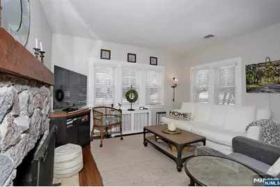 2 Maysenger Road, Mahwah, NJ 07430 - Photo 3