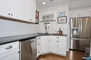 2 Maysenger Rd, Mahwah, NJ 07430 - Photo 15