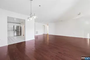 502 Smith Ct R502, Edgewater, NJ 07020 - Photo 11