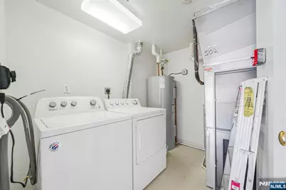 502 Smith Court R502 #R502, Edgewater, NJ 07020 - Photo 15