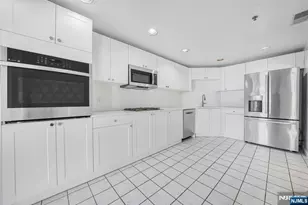 502 Smith Ct R502, Edgewater, NJ 07020 - Photo 13