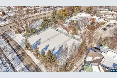 502 Smith Court R502 #R502, Edgewater, NJ 07020 - Photo 29