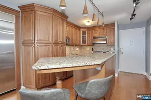 277 Prospect Ave 18H, Hackensack, NJ 07601 - Photo 5