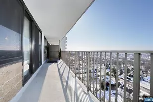 277 Prospect Ave 18H, Hackensack, NJ 07601 - Photo 19