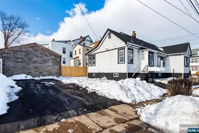 252 Keer Avenue, Newark, NJ 07112 - Photo 27