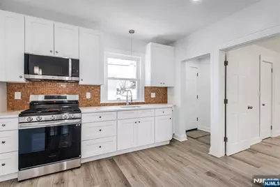 252 Keer Avenue, Newark, NJ 07112 - Photo 9