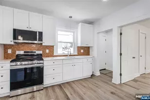 252 Keer Ave, Newark, NJ 07112 - Photo 9