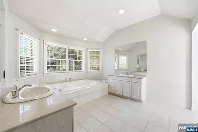 365 Forest Drive, Englewood Cliffs, NJ 07632 - Photo 21