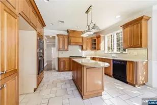 365 Forest Dr, Englewood Cliffs, NJ 07632 - Photo 11