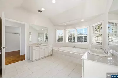 365 Forest Drive, Englewood Cliffs, NJ 07632 - Photo 23