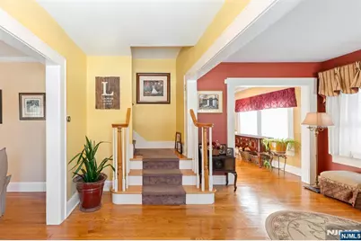 7 Wayland Drive, Verona, NJ 07044 - Photo 3