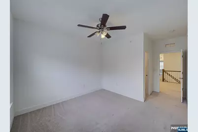 63 Veterans Way 426 #426, Morris Plains, NJ 07950 - Photo 25