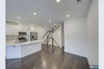 63 Veterans Way 426 #426, Morris Plains, NJ 07950 - Photo 15