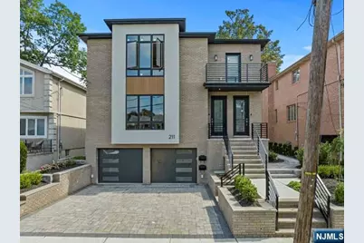 211 Warwick Avenue 1 #1, Fort Lee, NJ 07024 - Photo 1
