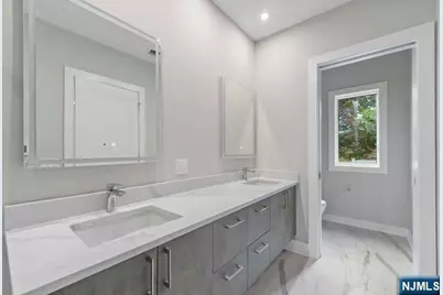 211 Warwick Avenue 1 #1, Fort Lee, NJ 07024 - Photo 21