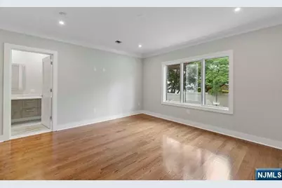 211 Warwick Avenue 1 #1, Fort Lee, NJ 07024 - Photo 17