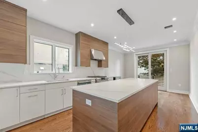 211 Warwick Avenue 1 #1, Fort Lee, NJ 07024 - Photo 13