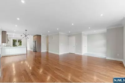 211 Warwick Avenue 1 #1, Fort Lee, NJ 07024 - Photo 11