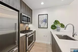 160 1st Street 1013, Jersey City, NJ 07302 - Photo 11