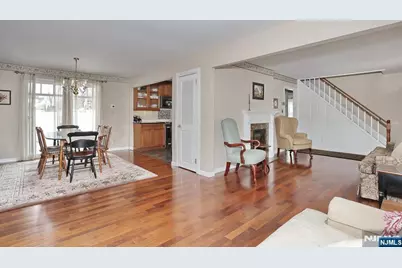 46 Knollwood Drive, Paramus, NJ 07652 - Photo 9