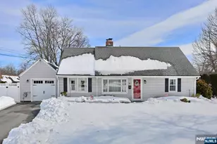 46 Knollwood Dr, Paramus, NJ 07652 - Photo 1