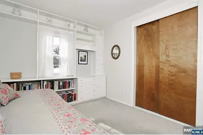 46 Knollwood Drive, Paramus, NJ 07652 - Photo 17