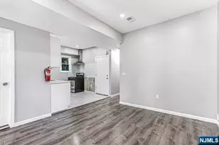 468-470 Park Ave 2, Paterson, NJ 07504 - Photo 9