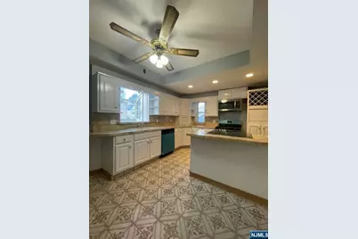 533 Kingsland Avenue, Lyndhurst Township, NJ 07071 - Photo 7