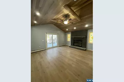 533 Kingsland Avenue, Lyndhurst Township, NJ 07071 - Photo 13