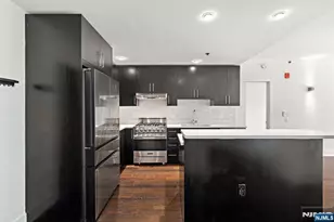 1100 Maxwell Ln 422, Hoboken, NJ 07030 - Photo 5