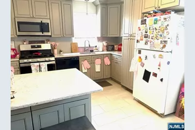 527 Anthony Court 2 #2, Lyndhurst Township, NJ 07071 - Photo 5