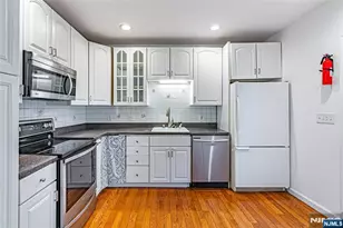 14 Overlook Dr, Denville, NJ 07834 - Photo 3