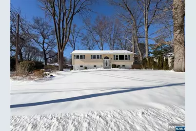 2622 Cleveland Avenue, Washington Township, NJ 07676 - Photo 9