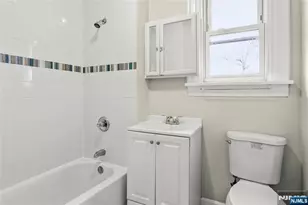 117 Parkview Terrace 3, Newark, NJ 07112 - Photo 9