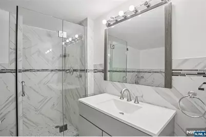 1077 River Road Th5 #TH5, Edgewater, NJ 07020 - Photo 13