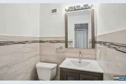 1077 River Road Th5 #TH5, Edgewater, NJ 07020 - Photo 11