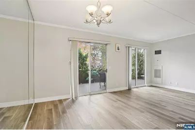 1077 River Road Th5 #TH5, Edgewater, NJ 07020 - Photo 5