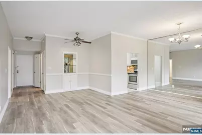 1077 River Road Th5 #TH5, Edgewater, NJ 07020 - Photo 3