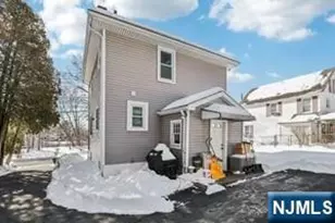 63 W Airmount Rd, Mahwah, NJ 07430 - Photo 17