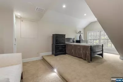 294 Oakwood Road, Englewood, NJ 07631 - Photo 39