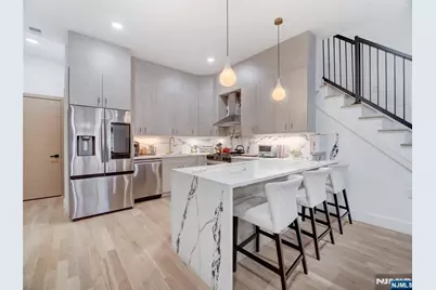 231 Clinton Avenue 2 #2, Jersey City, NJ 07304 - Photo 7