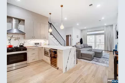 231 Clinton Avenue 2 #2, Jersey City, NJ 07304 - Photo 9