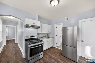 134 Dewey, Newark, NJ 07112 - Photo 11