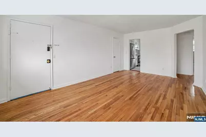 2430 8th Street 5B #5B, Fort Lee, NJ 07024 - Photo 3